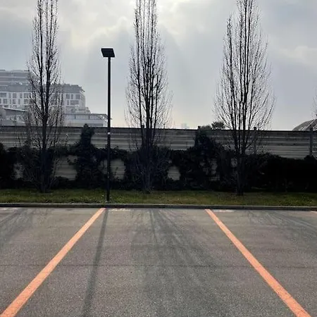 Art Building Palestra Inclusa E Parcheggio Lägenhet